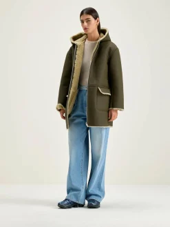 Elodie Jas Met Capuchon